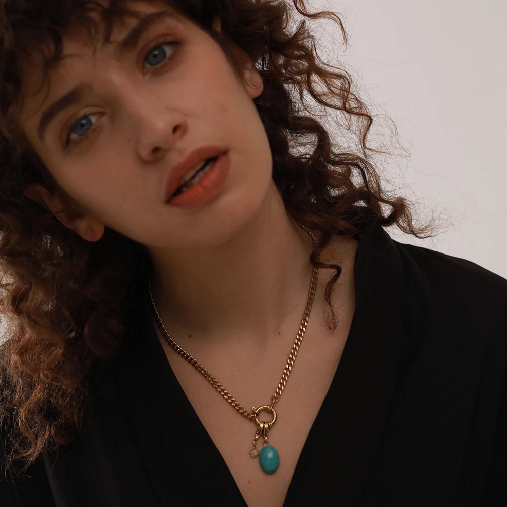 Collier à breloque turquoise doré