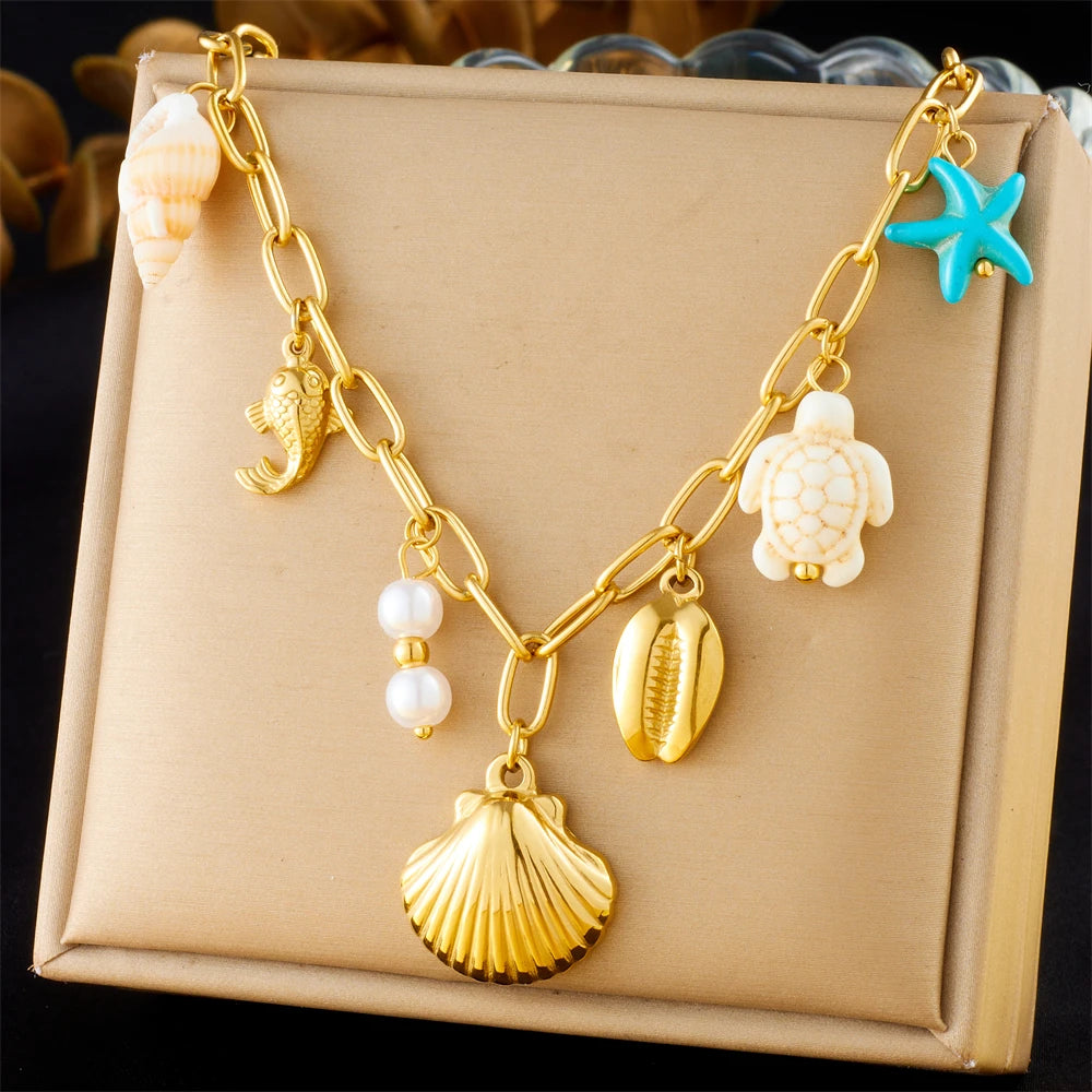Collier breloques mer et coquillages dorés