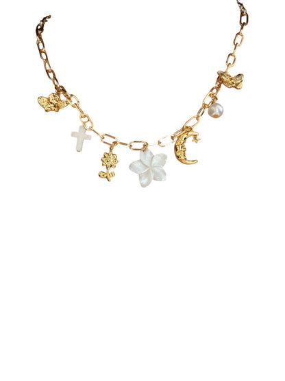 Collier breloque fleur blanche doré