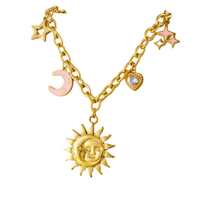 Collier à breloques doré et soleil