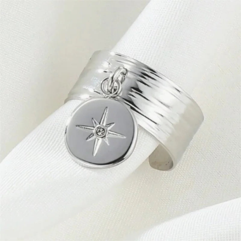 Bague breloque ajustable à médaille argentée avec étoile