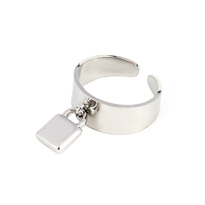 Bague breloque cadenas argentée
