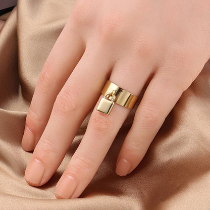 Bague breloque cadenas argentée