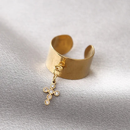 Bague breloque croix dorée