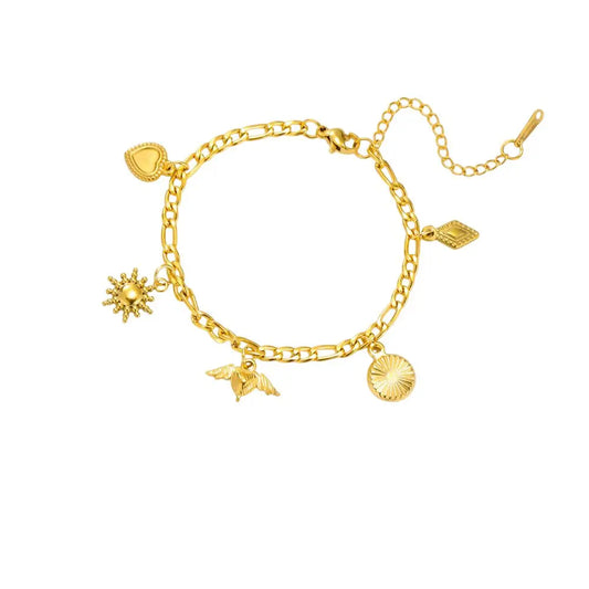 Bracelet à breloques doré avec coeur ailé