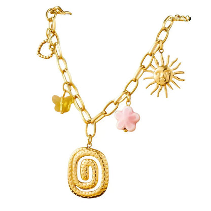 Collier à breloques avec serpentin doré