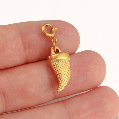 Breloque bijoux corne doré avec crochet