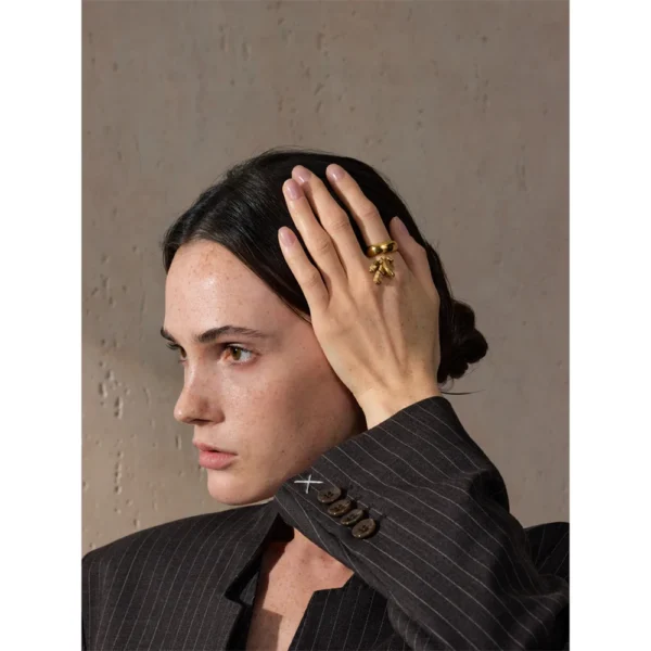 Bague à breloques cubes dorées