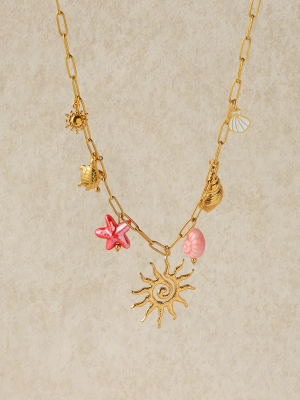 Collier à breloques dorées et roses