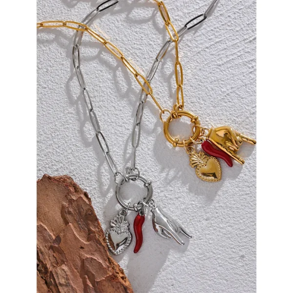 Collier breloque rock argenté