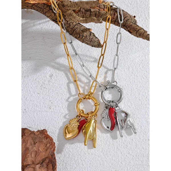 Collier breloque rock argenté