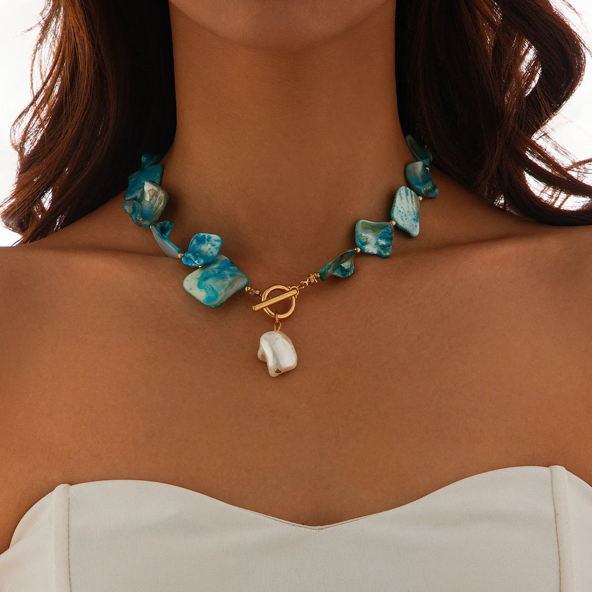 Collier breloque nacre bleu tissé, coquillage et étoile de mer – Image 2