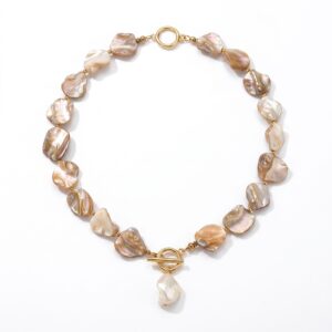 Collier breloque nacre multicolore tissé, coquillage et étoile de mer