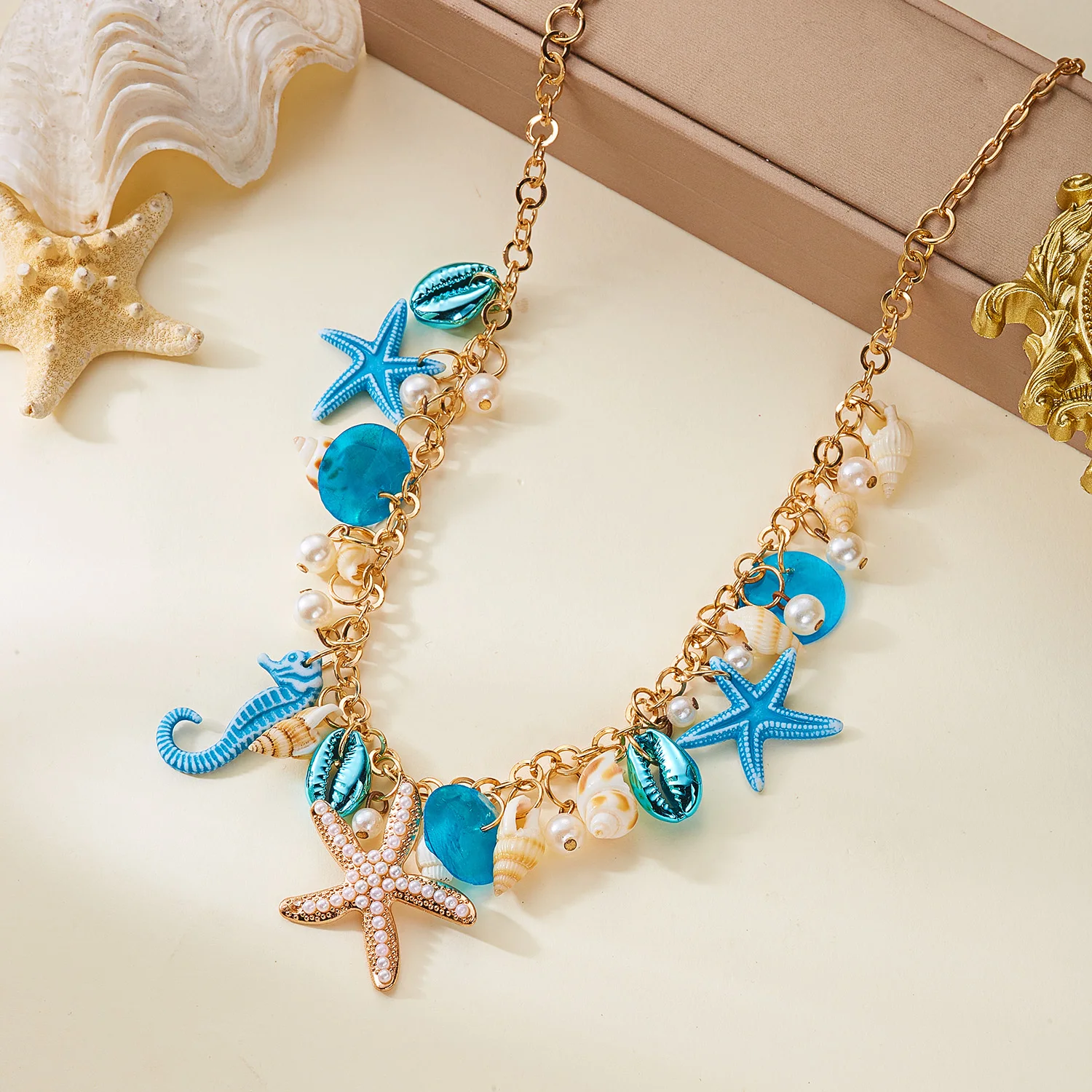 Collier breloques perles bleu et coquillages esprit mer – Image 2
