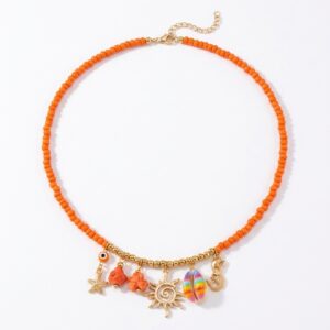 Collier ras-de-cou à breloques sirène et perles oranges
